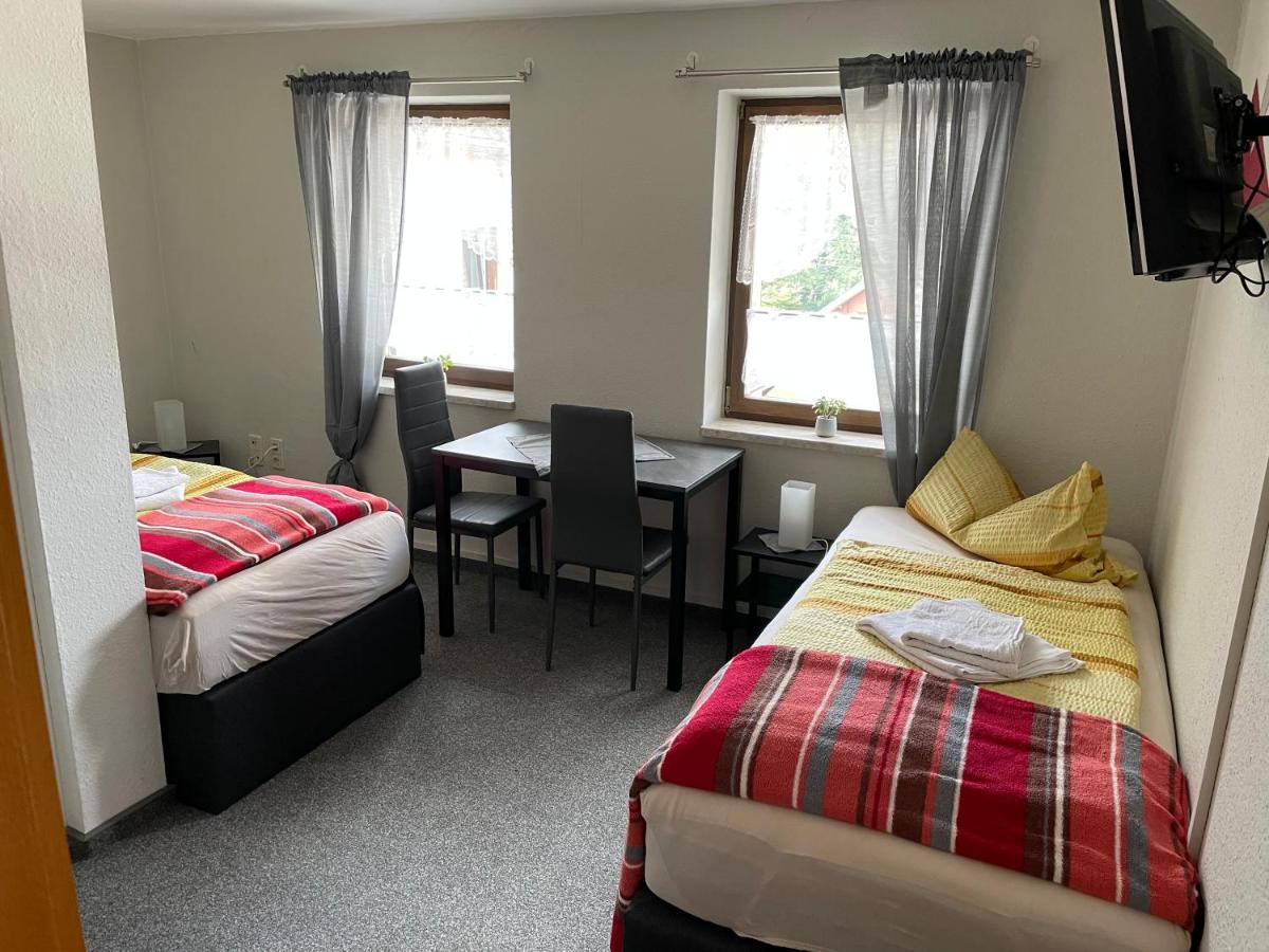 Pension & Gaststaette Bauernstube Heinsdorfergrund Extérieur photo