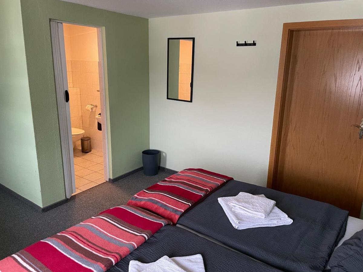 Pension & Gaststaette Bauernstube Heinsdorfergrund Extérieur photo