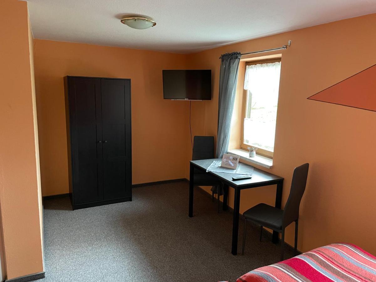 Pension & Gaststaette Bauernstube Heinsdorfergrund Extérieur photo
